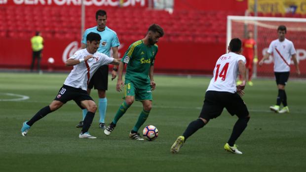 El Cádiz CF sigue en ‘play off’, con el Huesca (séptimo) a dos puntos