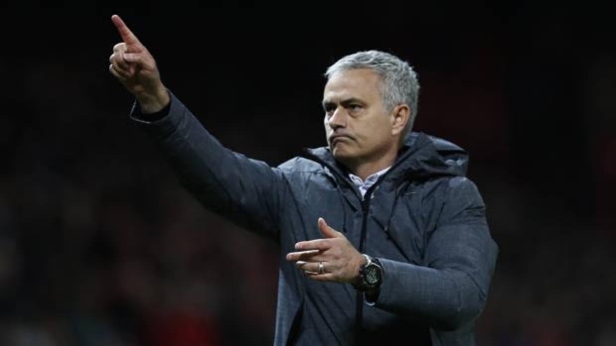 Mourinho: «Será un honor jugar contra el Real Madrid»