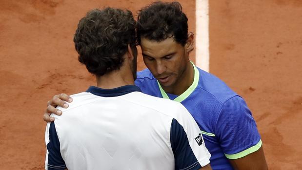 Nadal, clasificado para semifinales por abandono de Carreño