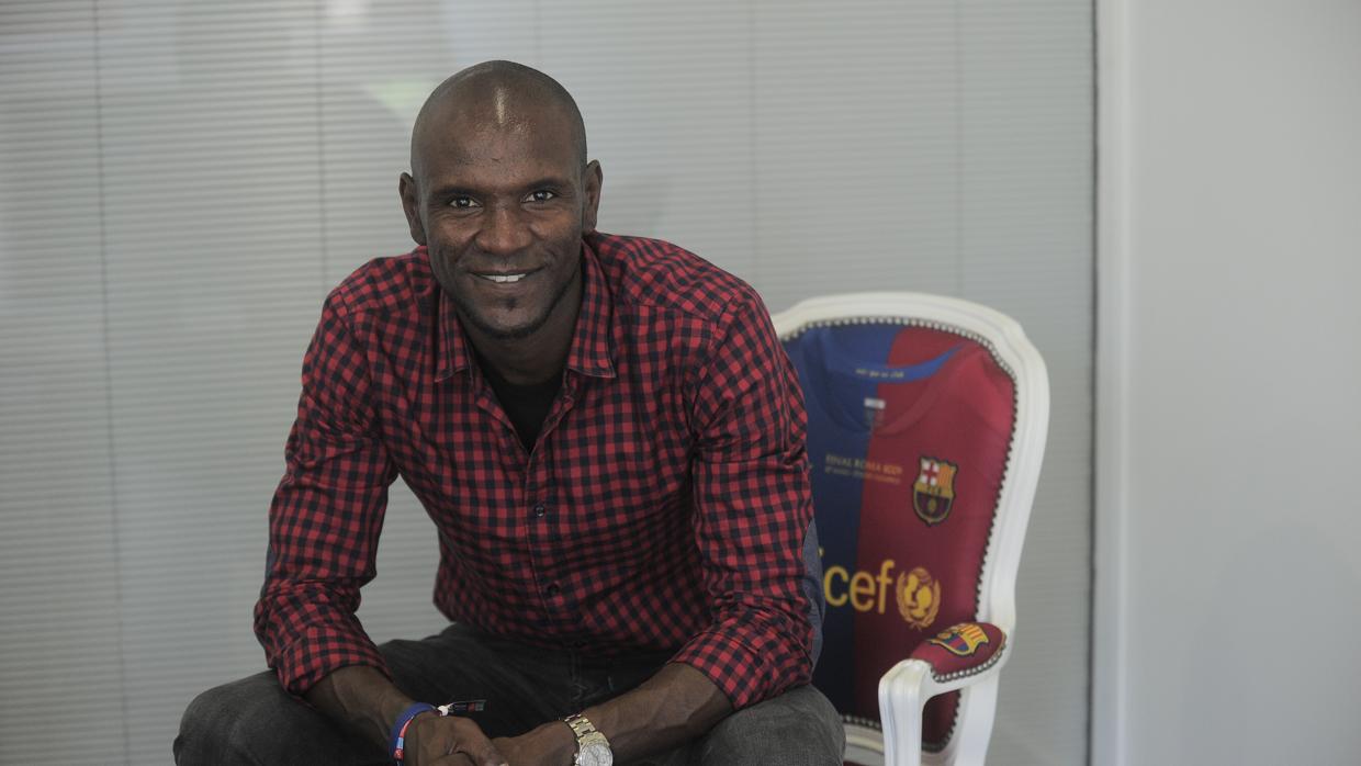 Eric Abidal posa para este diario