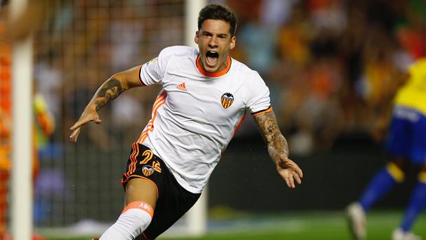 Santi Mina