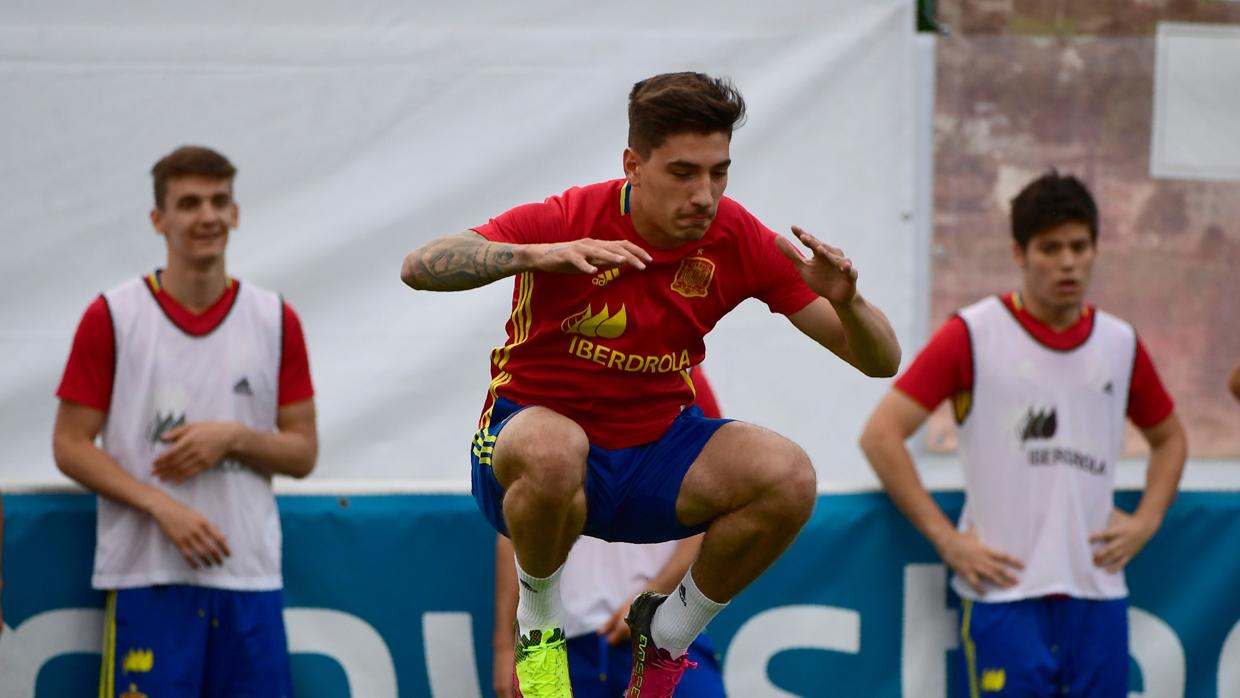 Bellerín en un entrenamiento de la selección.