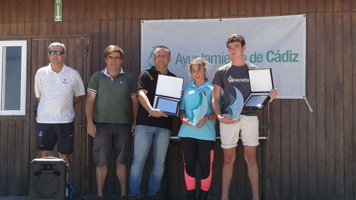 Manuel Ollero y Alba Sierra, campeones andaluces de laser