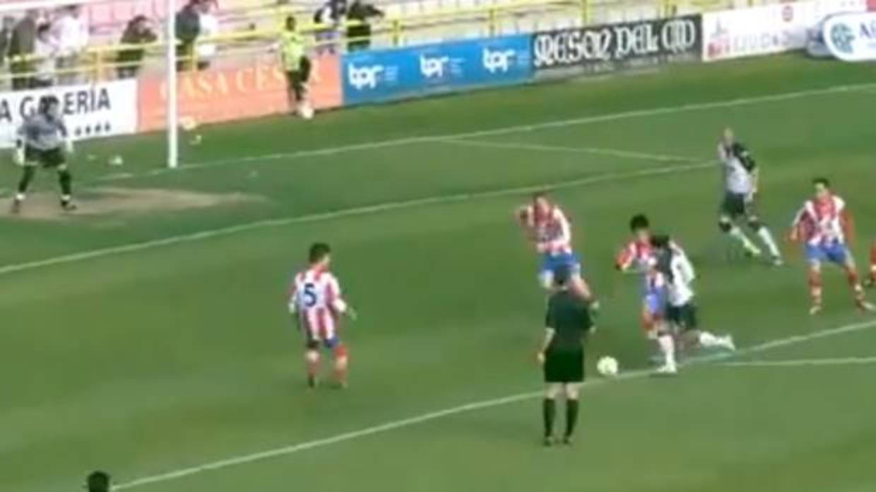 Jorge Troiteiro, con el Burgos en el famoso partido ante el Atlético Tordesillas