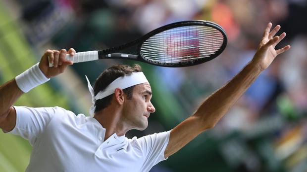 Federer suma récords sin sudar