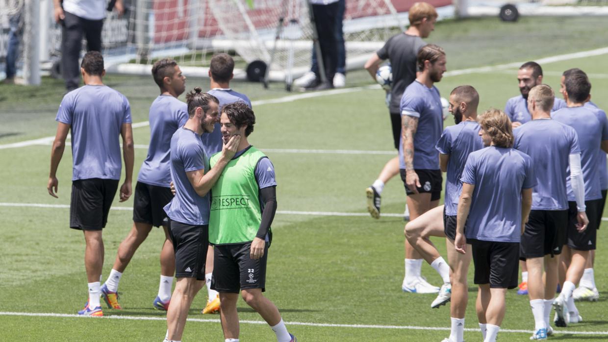 Isco y Bale en un entrenamiento del Madrid.