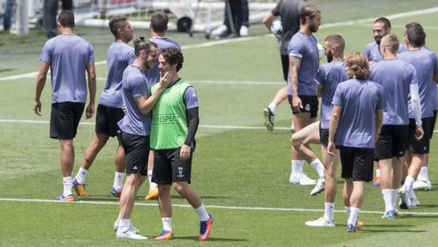 Isco y Bale en un entrenamiento del Madrid.