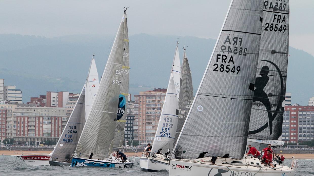 Nace la travesía costera entre Gijón y Tazones