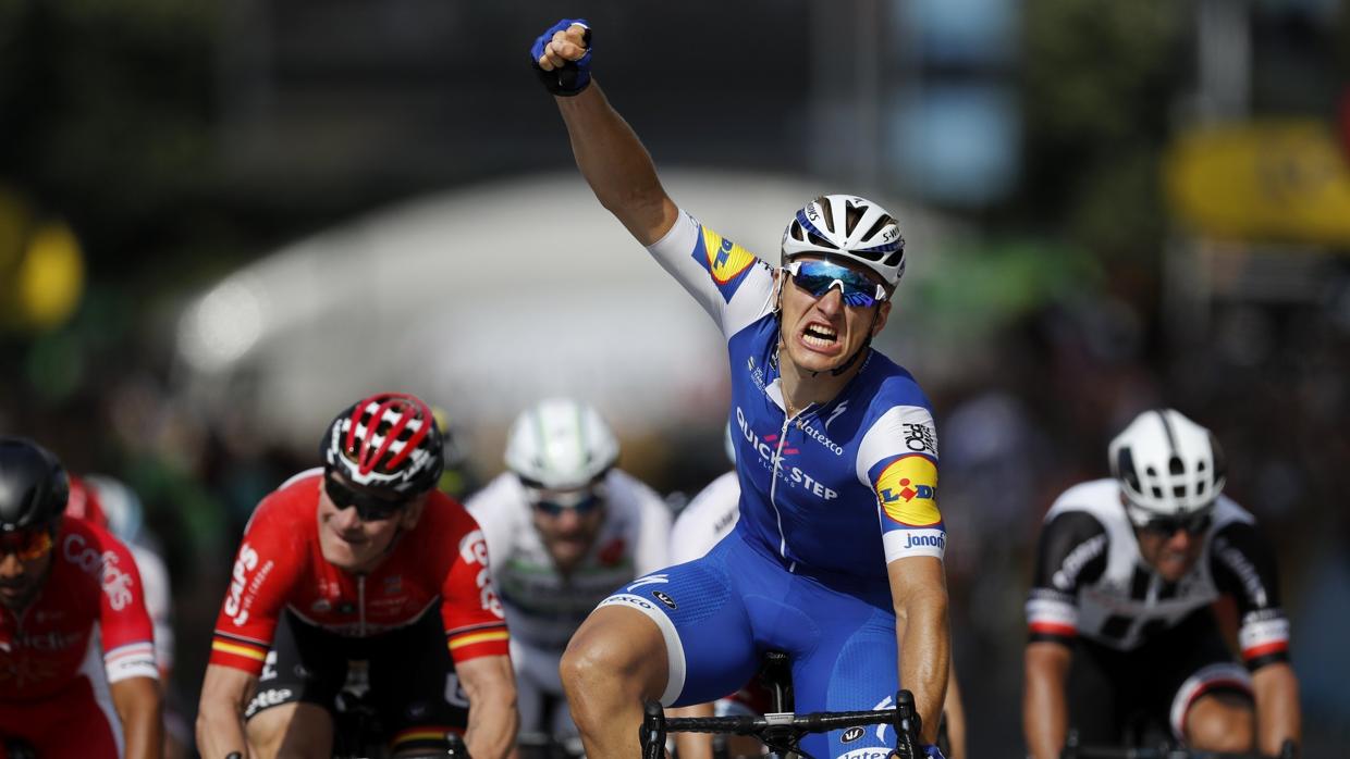 El alemán Marcel Kittel (Quick Step Floors) celebra su victoria en la sexta etapa del Tour de Francia.