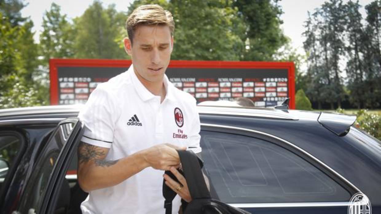 El lapsus de Biglia en su primer día en el Milán: «Forza Lazio»