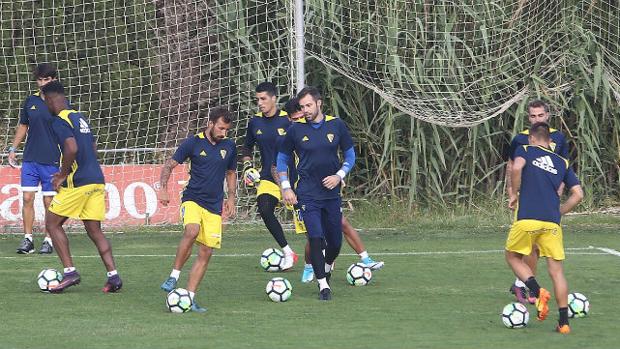 El Cádiz CF vuelve el lunes al trabajo en El Rosal