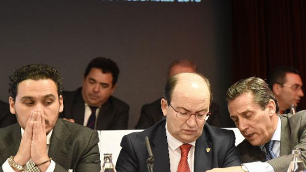 Castro responderá esta tarde en la reunión del consejo a las presuntas irregularidades al frente del Sevilla
