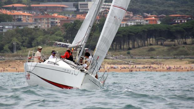 El «Aizen» arponea su primera Ballena de Oro