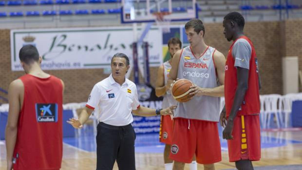 Sergio Scariolo, junto a Guerrero y Diop hace unos días