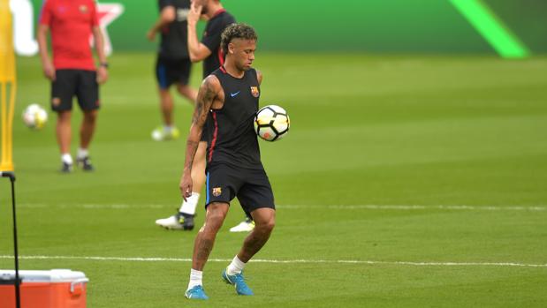 El Barcelona denunciará al PSG ante la UEFA si paga la cláusula de Neymar