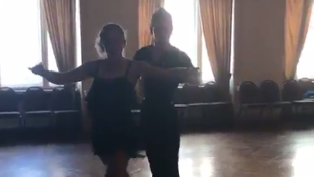 Ostapenko también reina en el baile