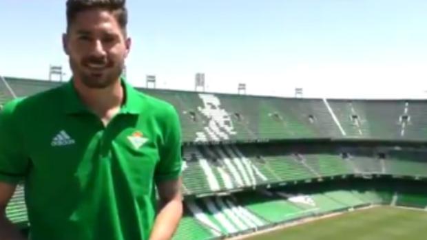 Oficial: Javi García, noveno fichaje del Betis, «desde Rusia con amor»