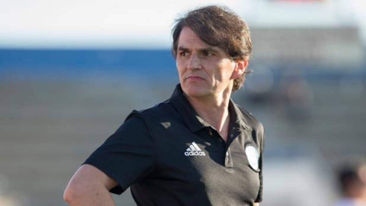Víctor Porras, el entrenador que comenzaba la temporada al frente de la UD Ibiza