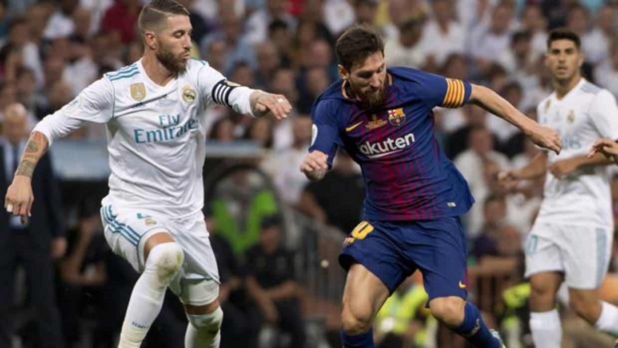 Sergio Ramos y Messi, en el Real Madrid-Barcelona de la Supercopa de España