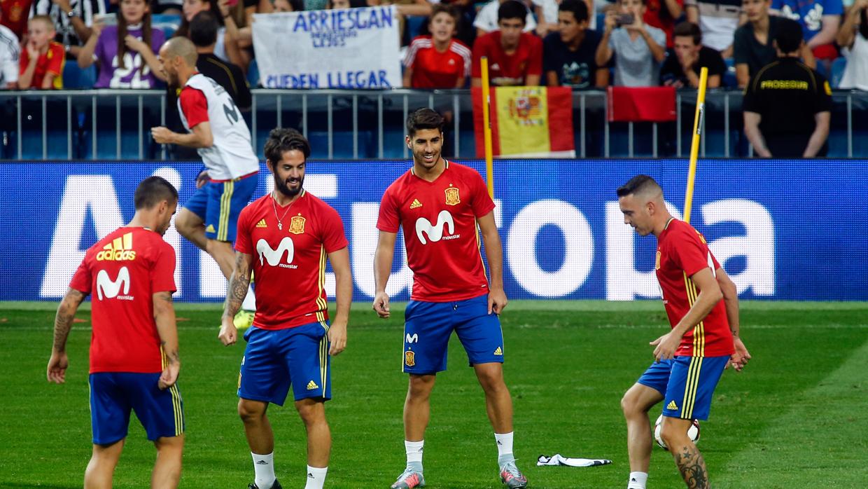 Entrenamiento de la selección española en el Santiago Bernabéu