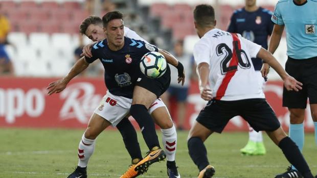 La Cultural remonta en Sevilla con goles de sus hombres de refresco