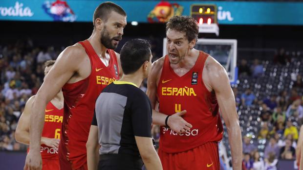 Pau Gasol: «No puedes controlar el trabajo de los árbitros»