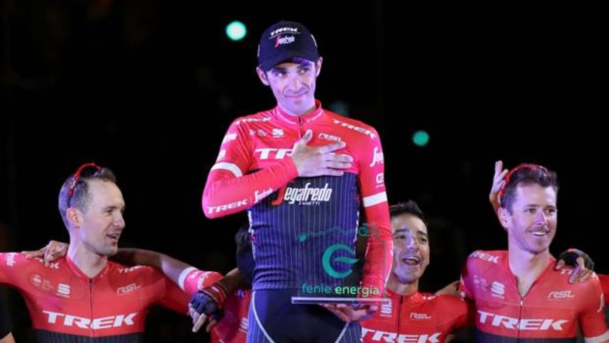 Alberto Contador agradece el aplauso del público en Madrid
