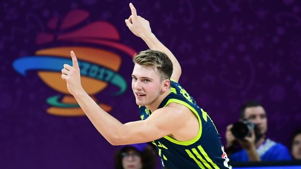 Doncic destroza a España