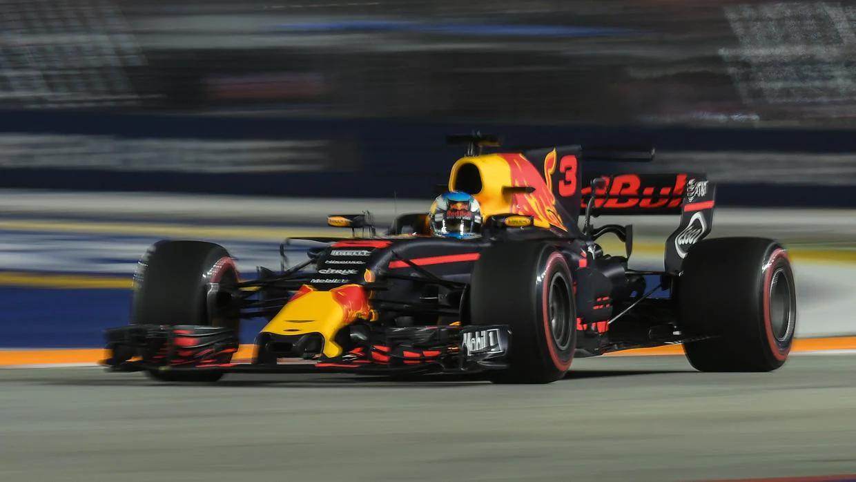 Daniel Ricciardo, durante los segundos libres en el GP de Singapur