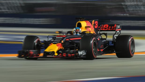 Ricciardo también domina los segundos libres