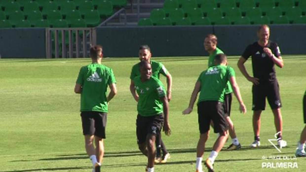 Campbell completa el entrenamiento del Betis