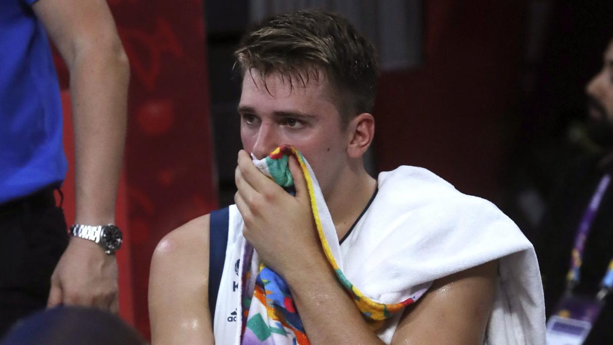 Doncic no sufre una lesión grave y no se descarta su presencia en la Supercopa