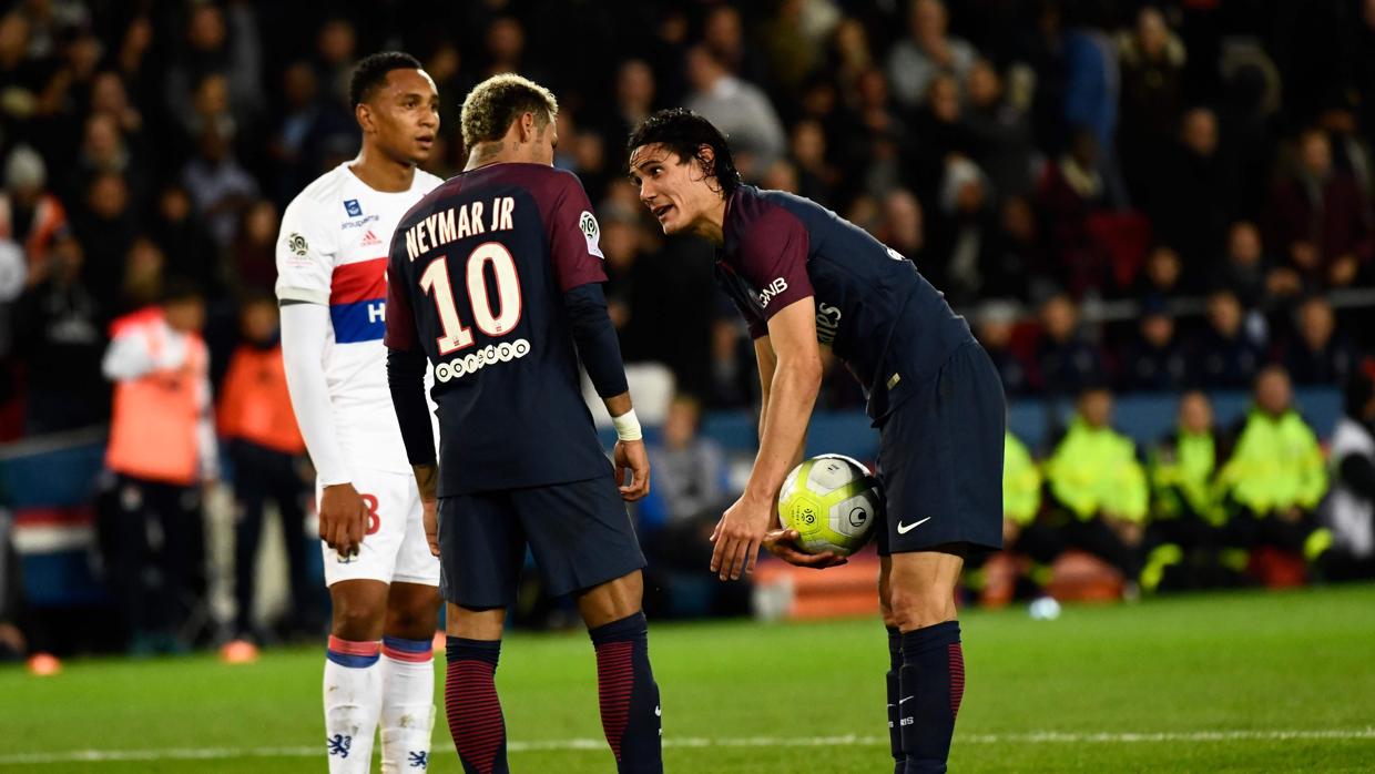 El momento de tensión entre los dos jugadores ante el Lyon