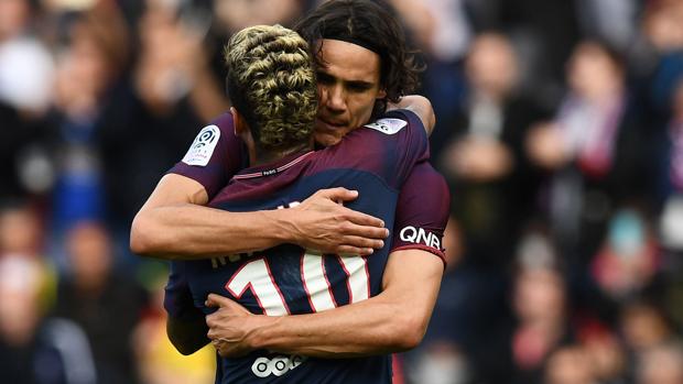 El PSG aplasta al Girondins y Neymar y Cavani se reconcilian