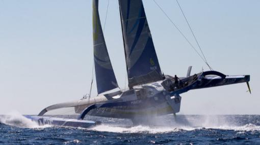 «Macif» espera en Brest a por el récord la vuelta al mundo