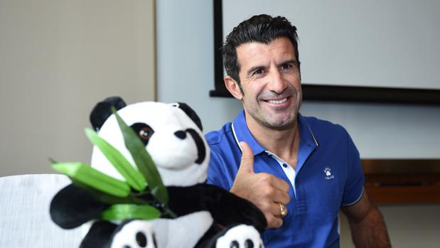 Luis Figo, nuevo consejero de fútbol de la UEFA