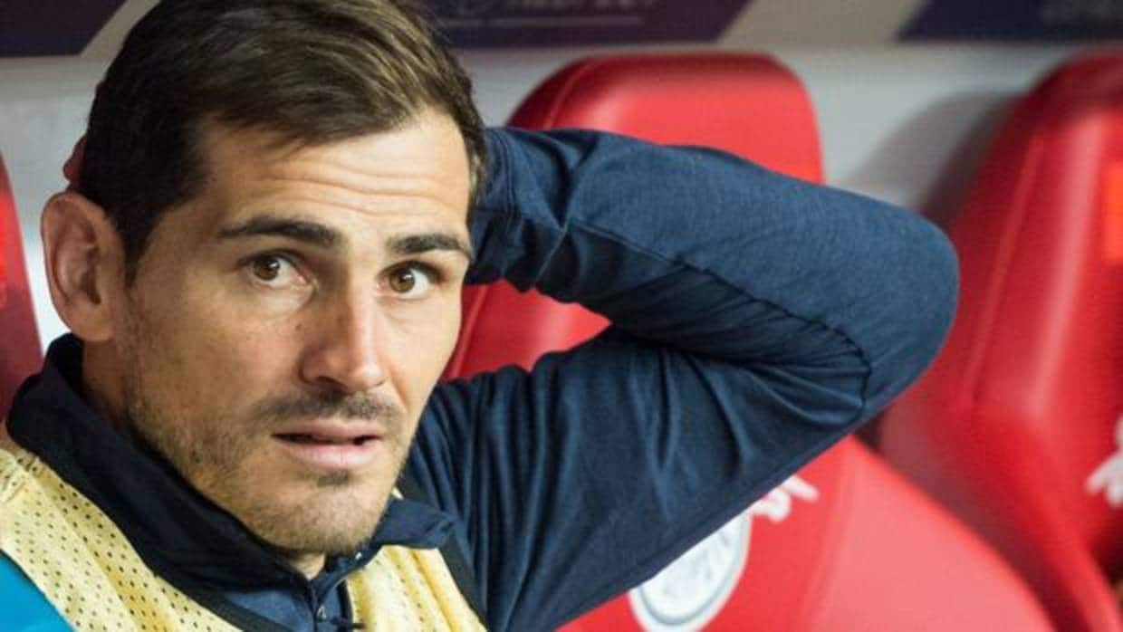 Casillas, en el banquillo en el último partido de Champions del Oporto
