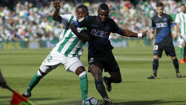 El Betis se aprovecha de un endeble Alavés