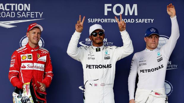 Hamilton logra la pole en Texas y acaricia el Mundial