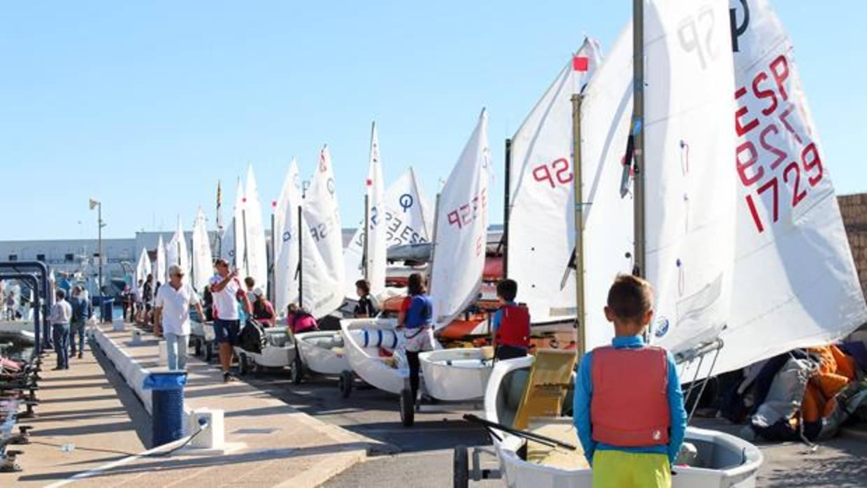 Cerca de 200 regatistas de Optimist en Altea