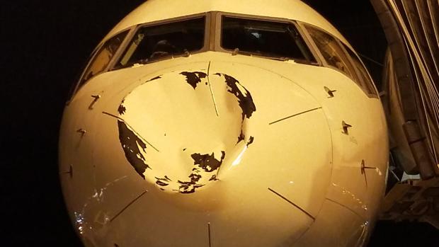 Una colisión en el aire deja muy dañado el avión de los Oklahoma City Thunder