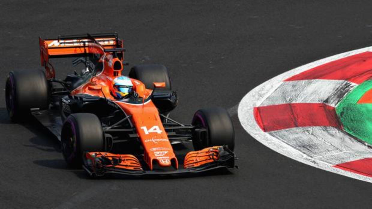 Fernando Alonso, al volante de su McLaren