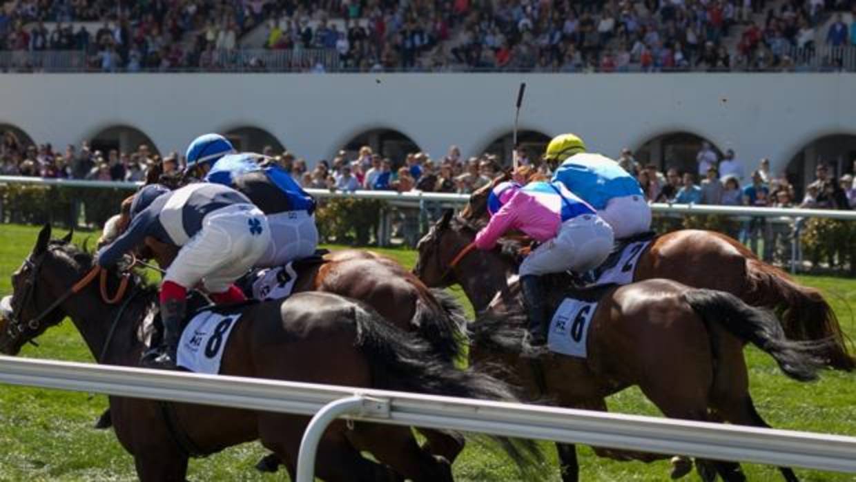 Carreras de caballos en el Hipódromo de la Zarzuela