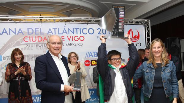 Yago Barca conquista el Meeting Ciudad de Vigo de Optimist