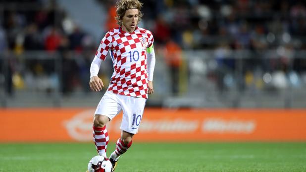 Croacia pone un pie en el Mundial de Rusia