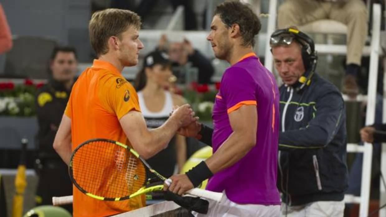 Nadal saluda a Goffin después de medirse en el pasado Mutua Madrid Open