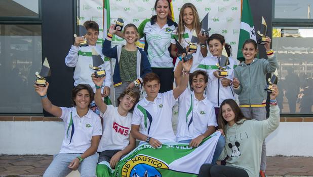 Daniel Sánchez, Carola Martínez, Antonio y Blanca Cueto, campeones