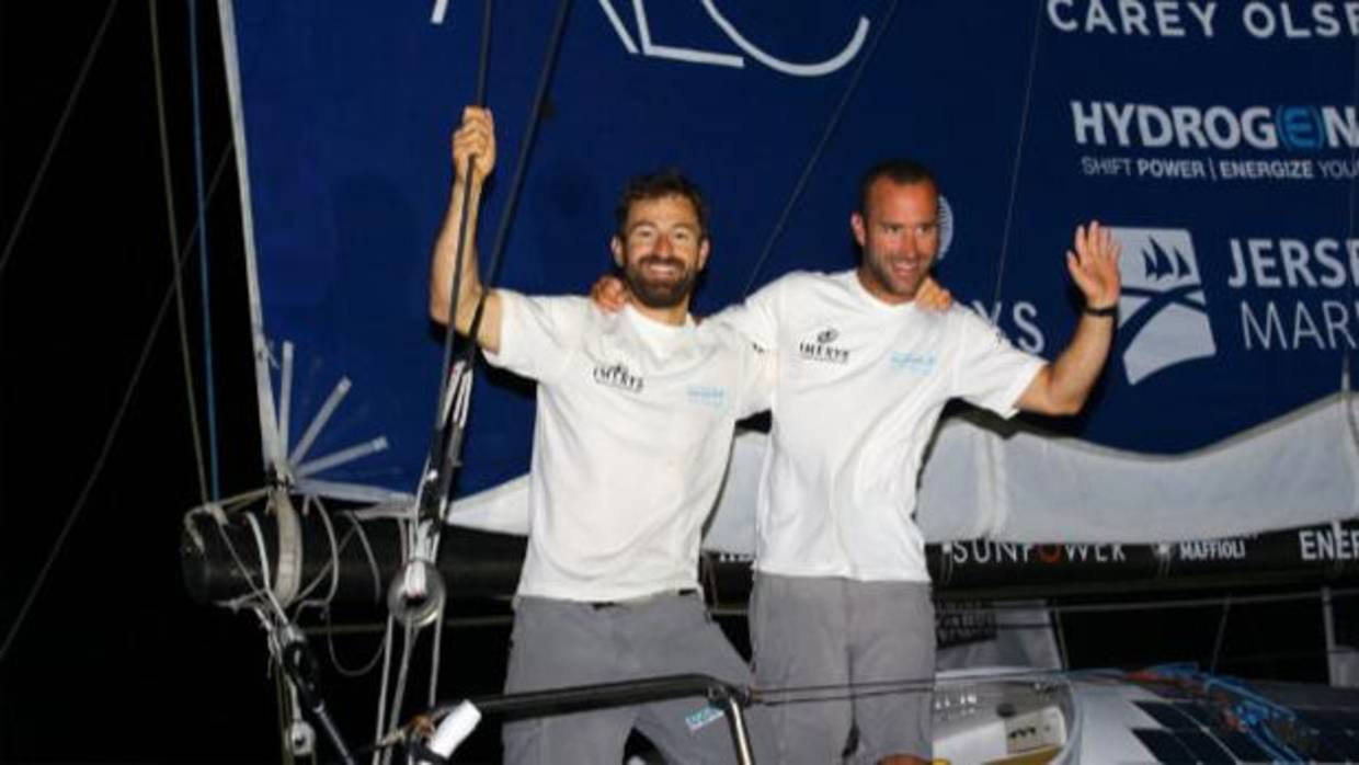 Pablo Santurde y Phil Sharp, terceros en Class 40