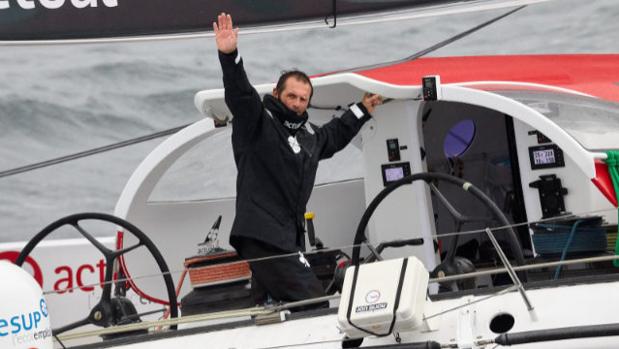 «Actual Ultime» vuelve a por el récord vuelta al mundo a vela al revés