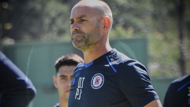 El Cruz Azul anuncia el adiós de Paco Jémez